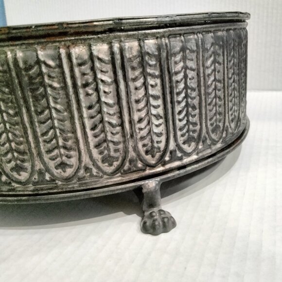 Round Metal Cake/Display Risers, Set of Two, Vintage, NWT - Picture 4 of 14